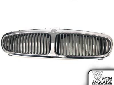 Calandre chromé avec barreaux chromés / Jaguar X-Type de 2001 à 2008