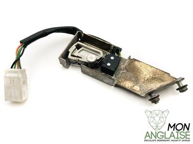 Interrupteur de pédale de frein (avec régulateur) / Jaguar XK8 de 1997 à 2006